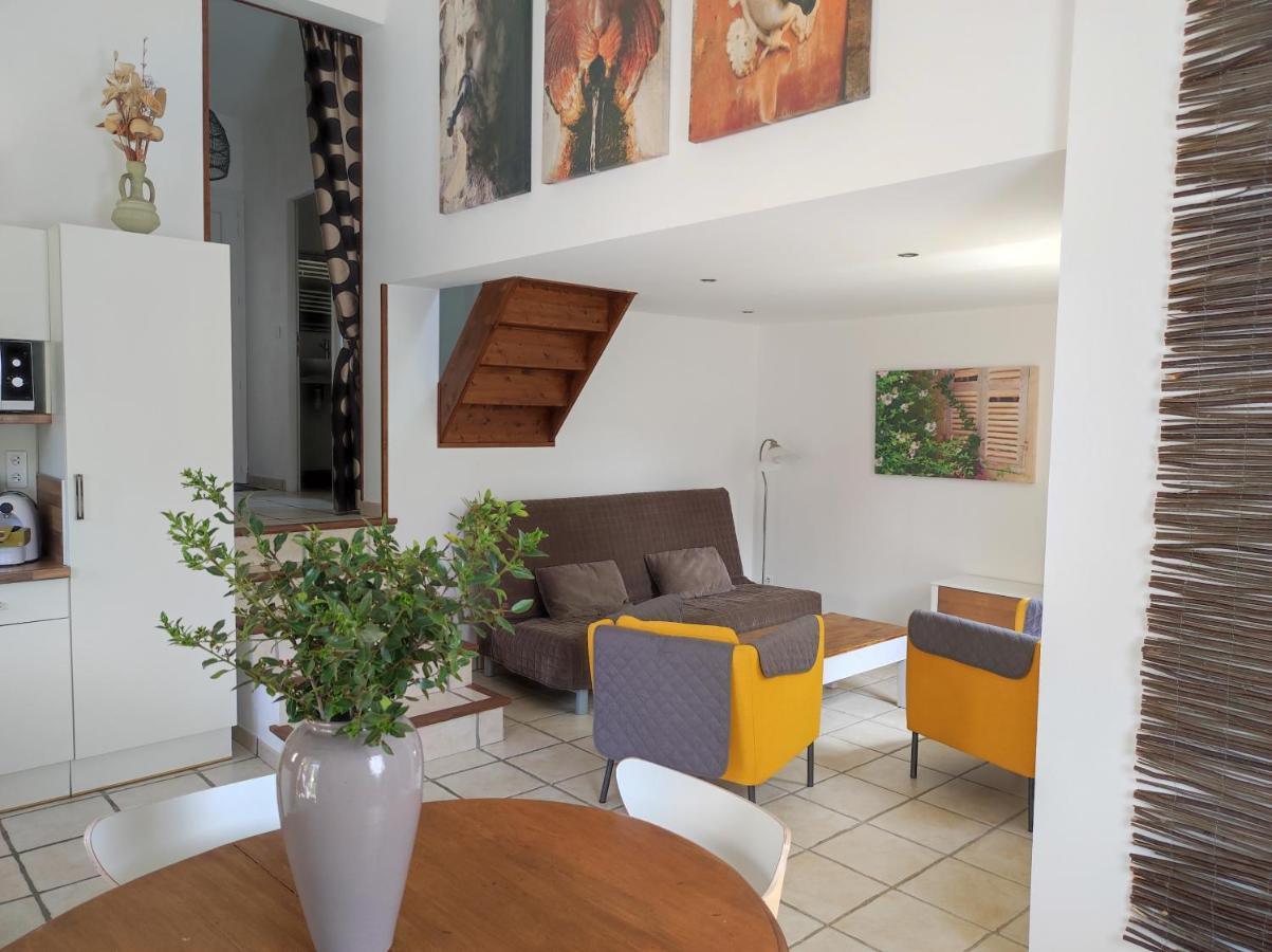 Les Aludes Villa La Destrousse ภายนอก รูปภาพ